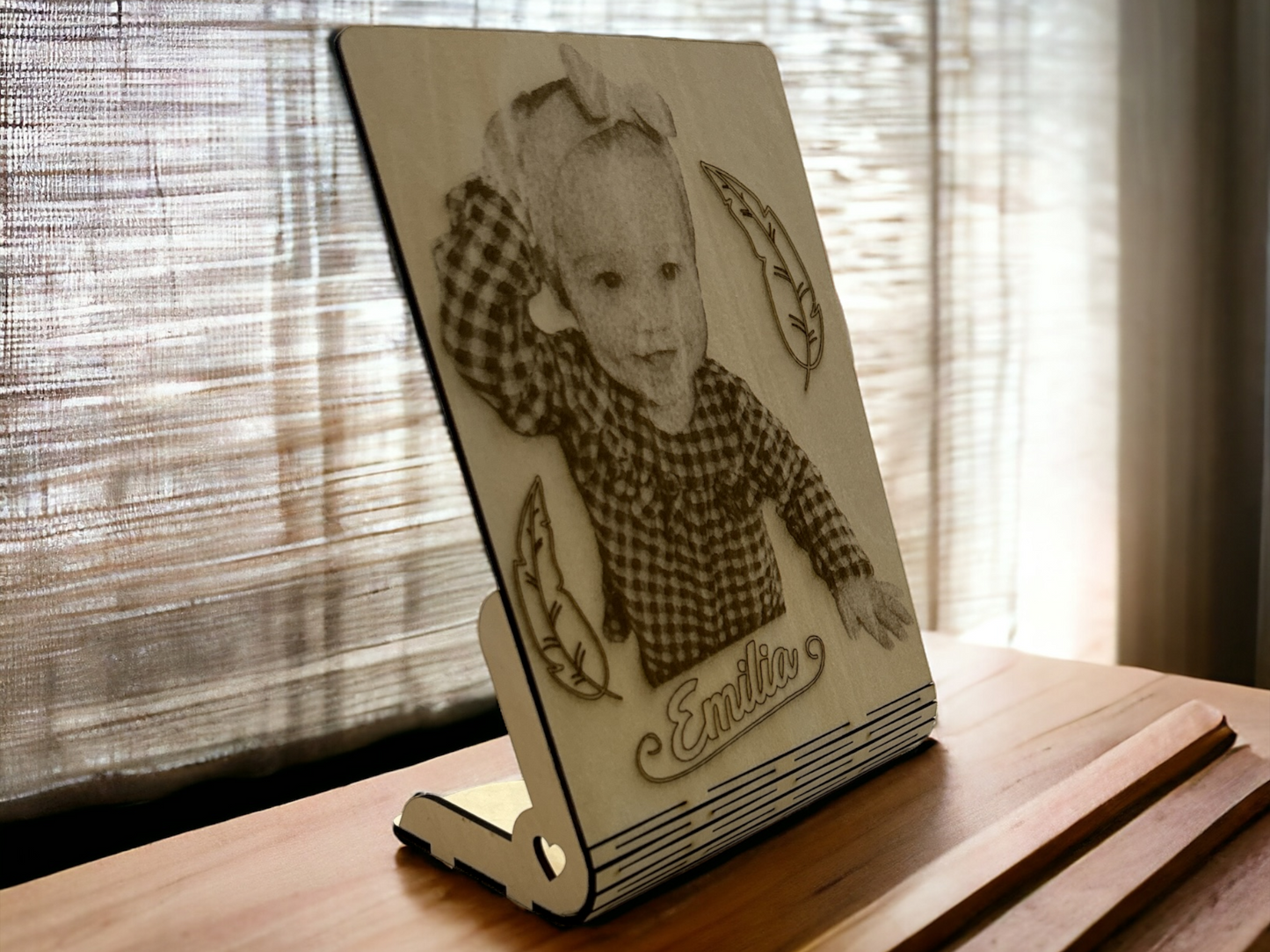 Bilderrahmen mit persönlicher Fotogravur & Text (Hochformat)